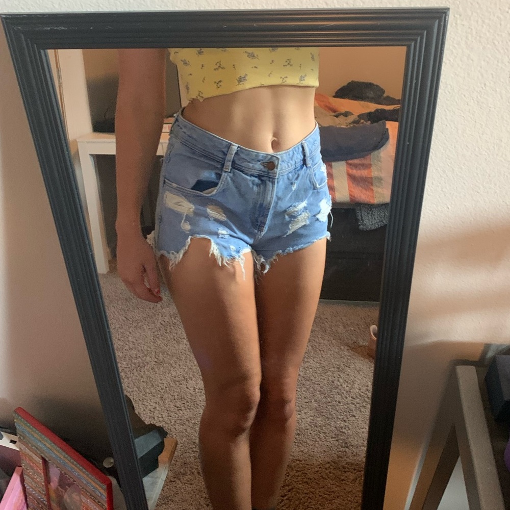 SOLD‼️ Zara Denim Short